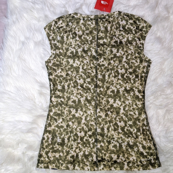 NWT North Face V Neck T-Shirt - Picture 2 of 11